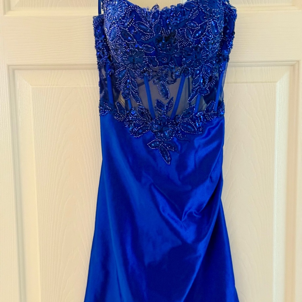 AMARRA Royal Blue Elegant Formal Dress size 4 Winter Formal Snowball, Homecoming
